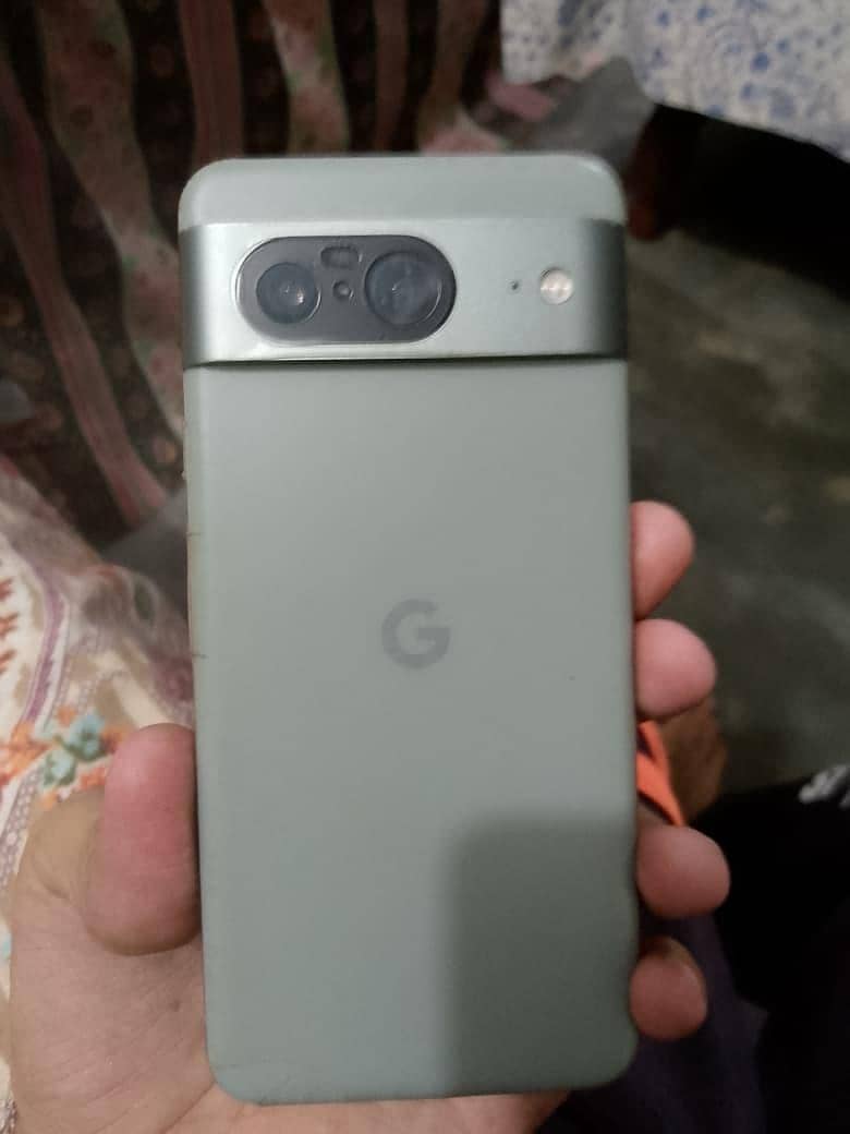 Google Pixel 8 6