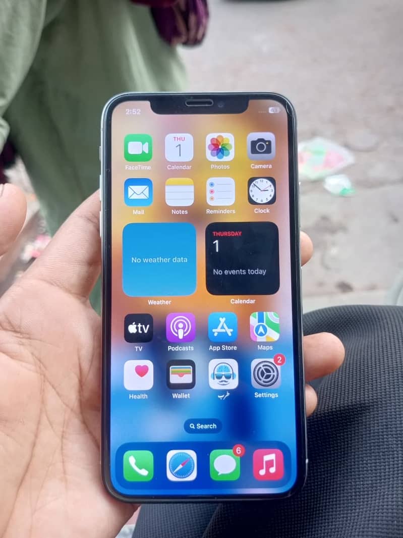 Apple iPhone XS 5