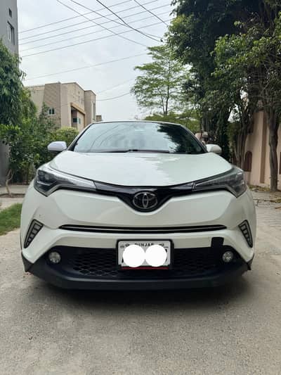 Toyota C-HR G-LED 2017 IN GENIUNE CONDITION For sale