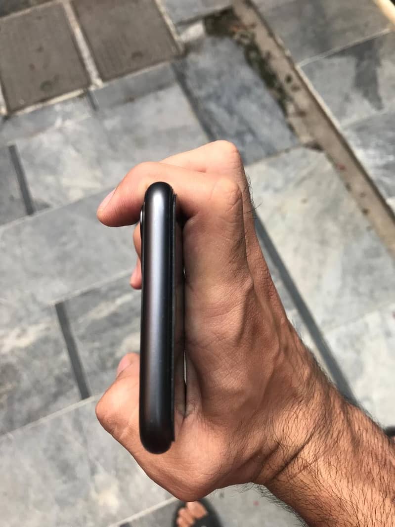 Apple iPhone 11 5