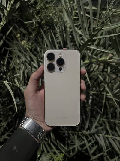 Apple iPhone 16 Pro