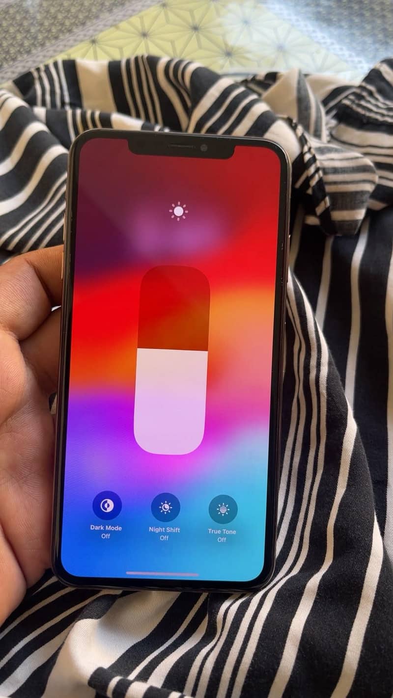 Apple iPhone XS Max 5