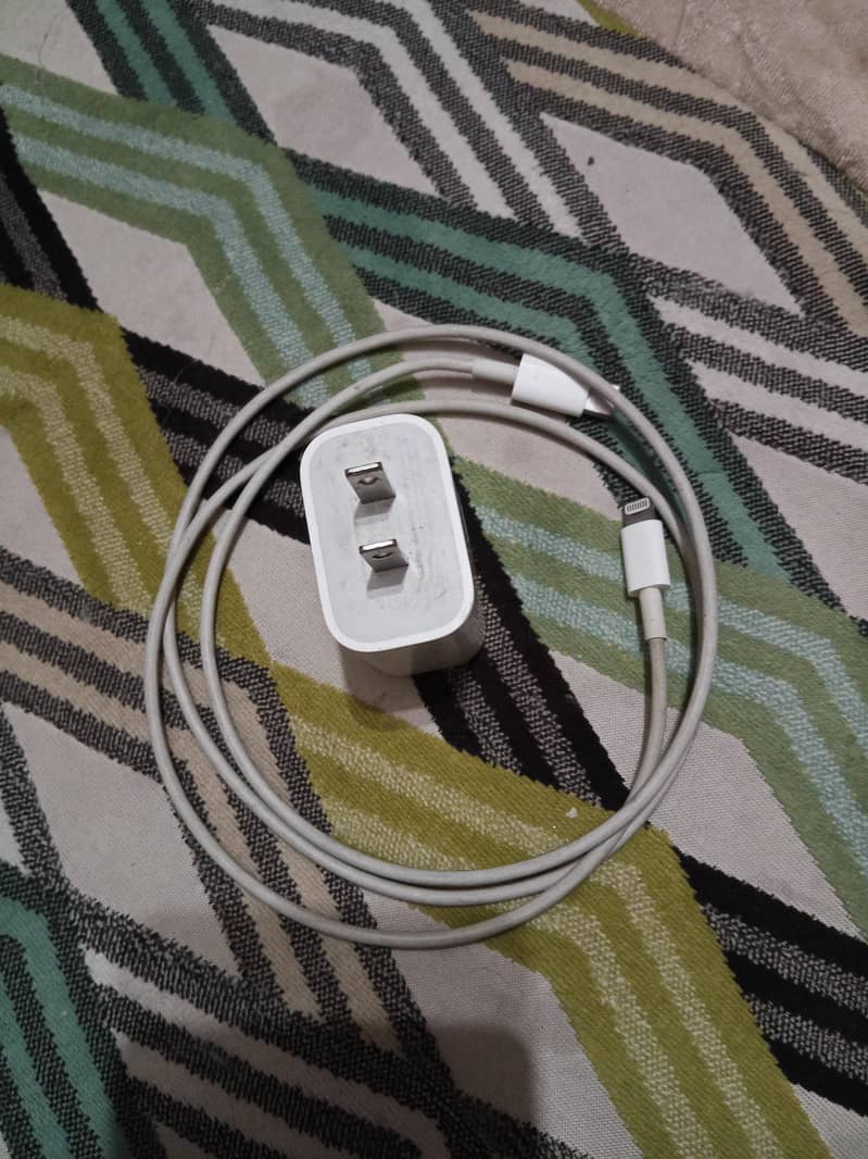 iphone charger 0