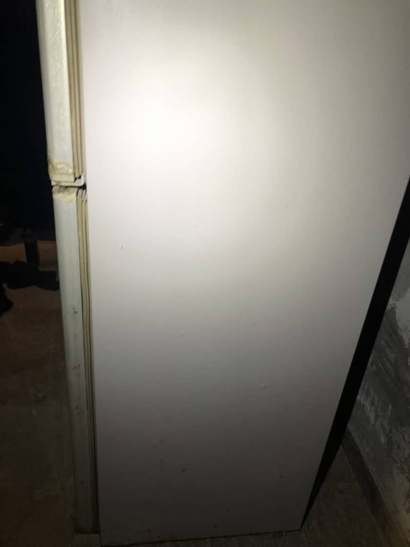Fridge good condition 3