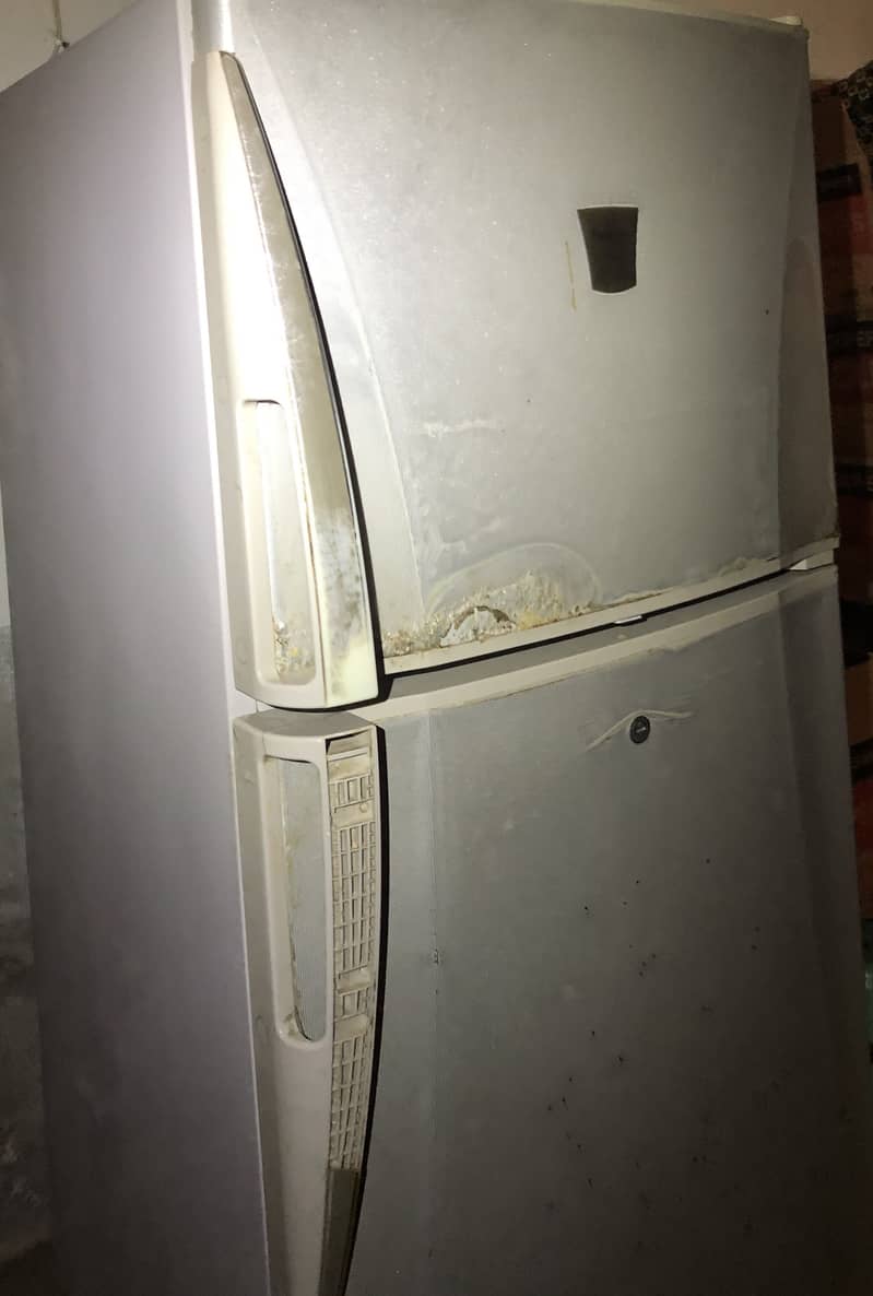 Fridge good condition 4