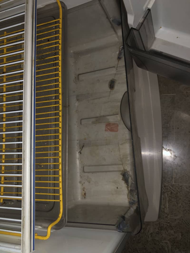 Fridge good condition 10
