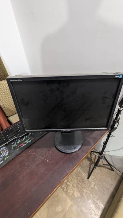 AMD PC + SAMSUNG 24INCH DISPLAY COMPLETE SETUP