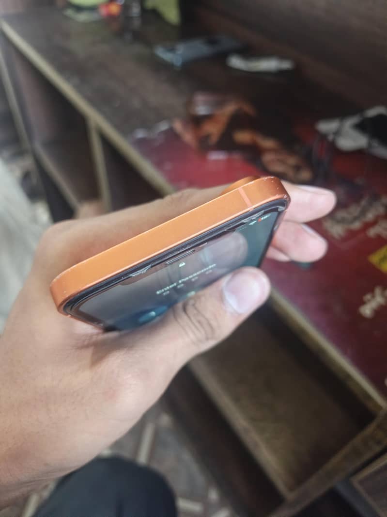 Apple iPhone XR 1