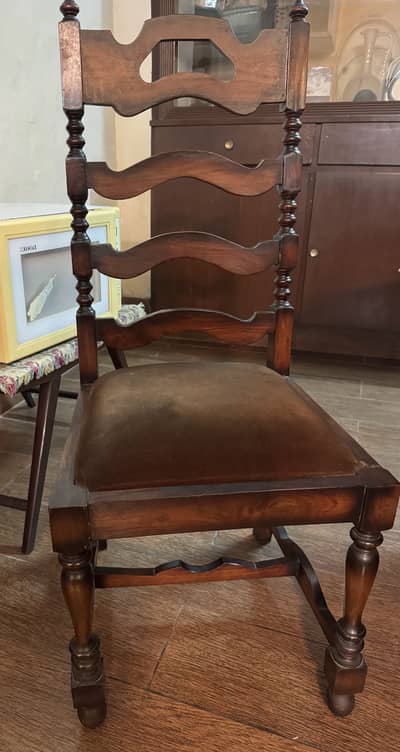 Dining table with 8 chairs