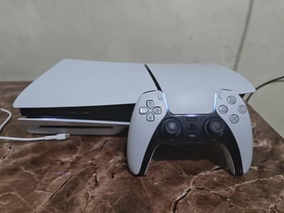 brans new PS5 slim 1 terabyte just few days used