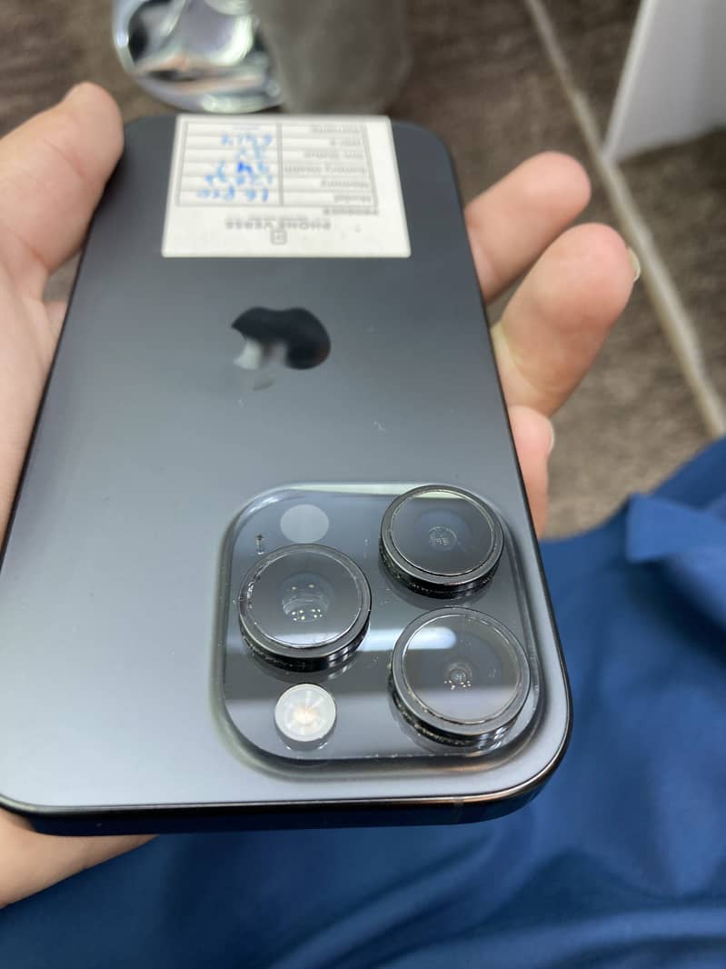 Apple iPhone 16 Pro 4