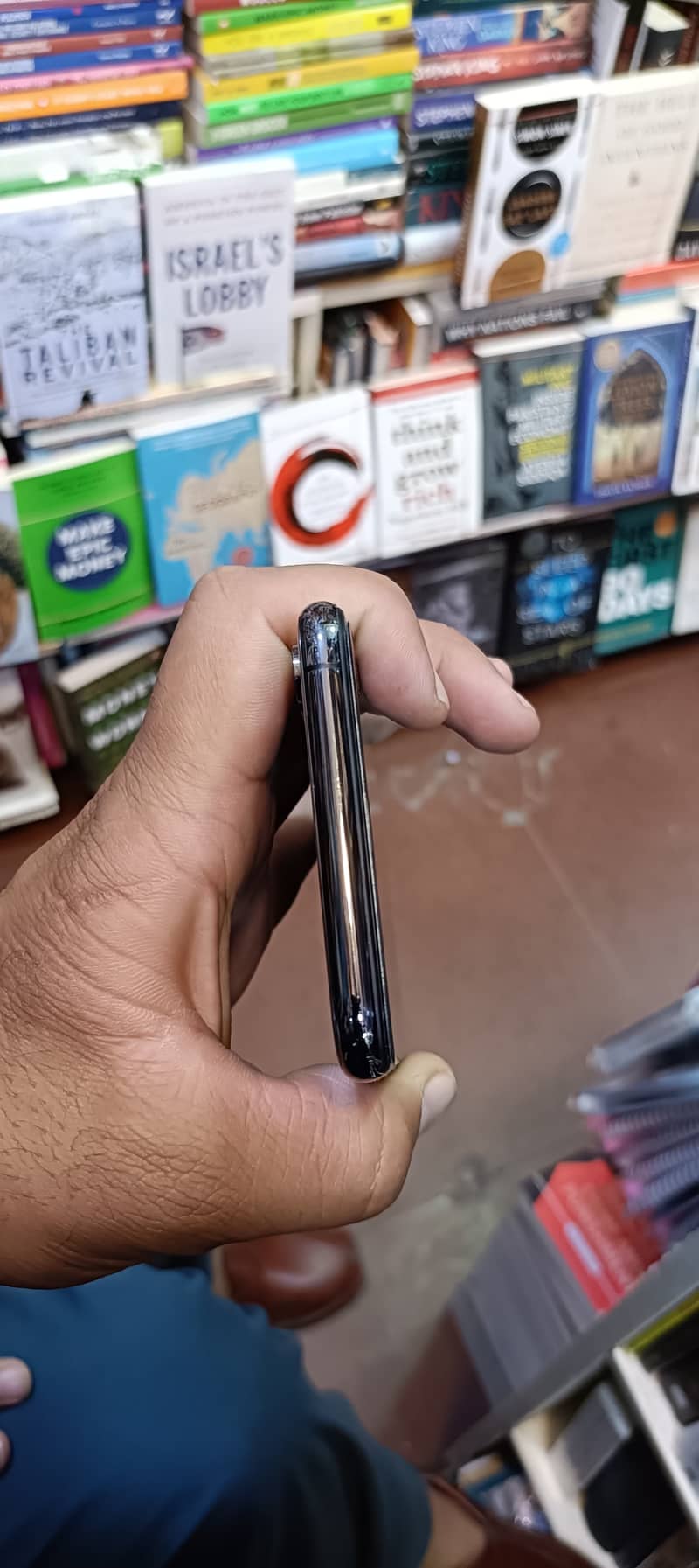 Apple iPhone XS Max 0