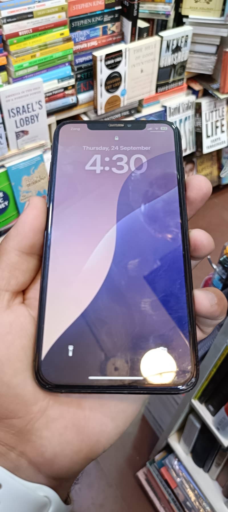 Apple iPhone XS Max 3