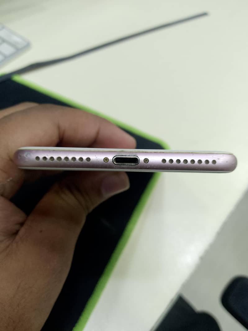 Apple iPhone 7 Plus 3