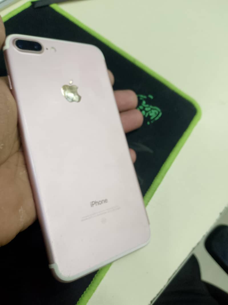 Apple iPhone 7 Plus 4
