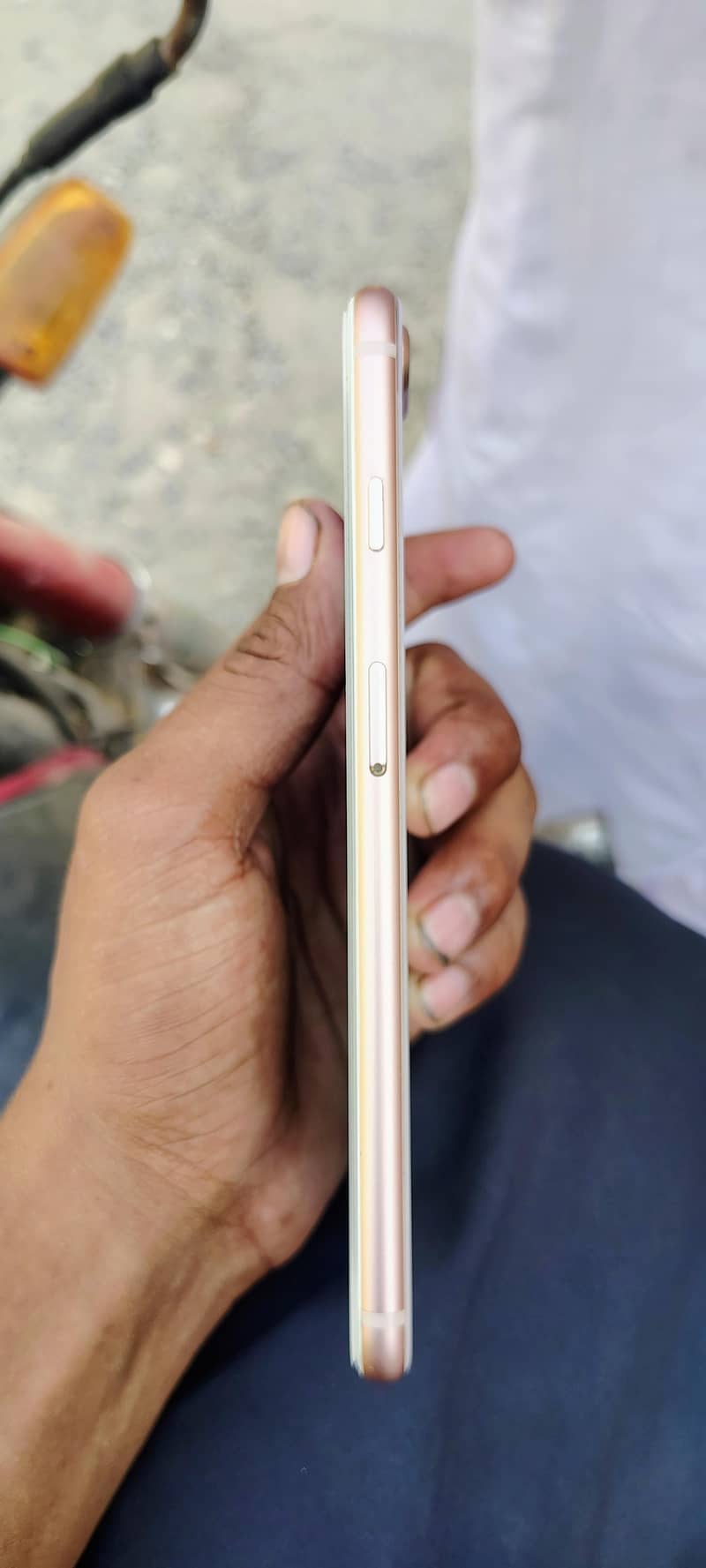 Apple iPhone 8 Plus 3