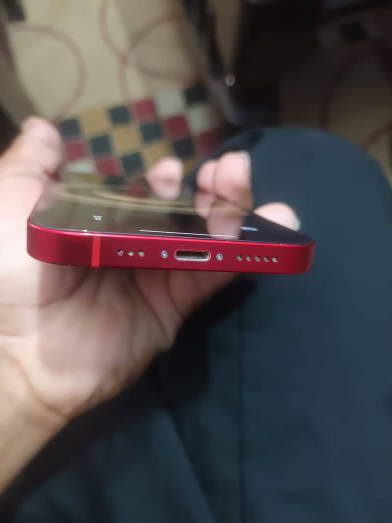 Apple iPhone 13 5