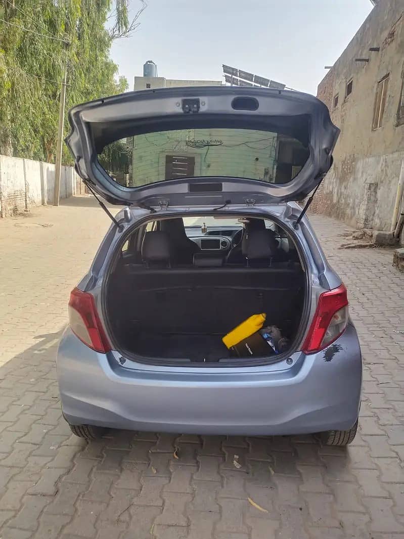 Toyota Vitz 2013 – Automatic 3