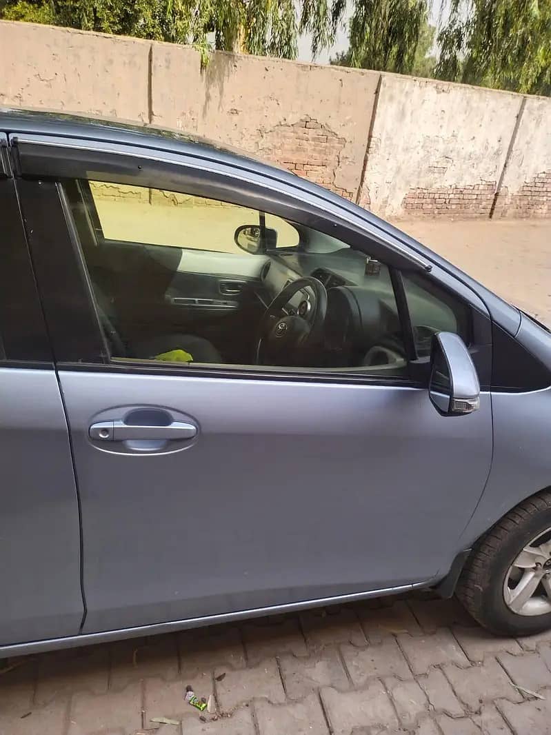 Toyota Vitz 2013 – Automatic 7