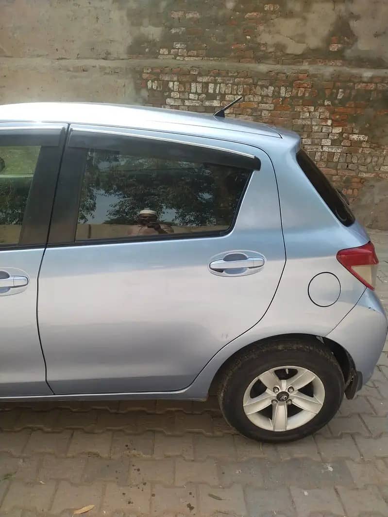 Toyota Vitz 2013 – Automatic 9