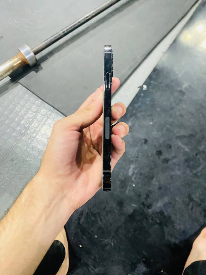Apple iPhone 12 Pro 1