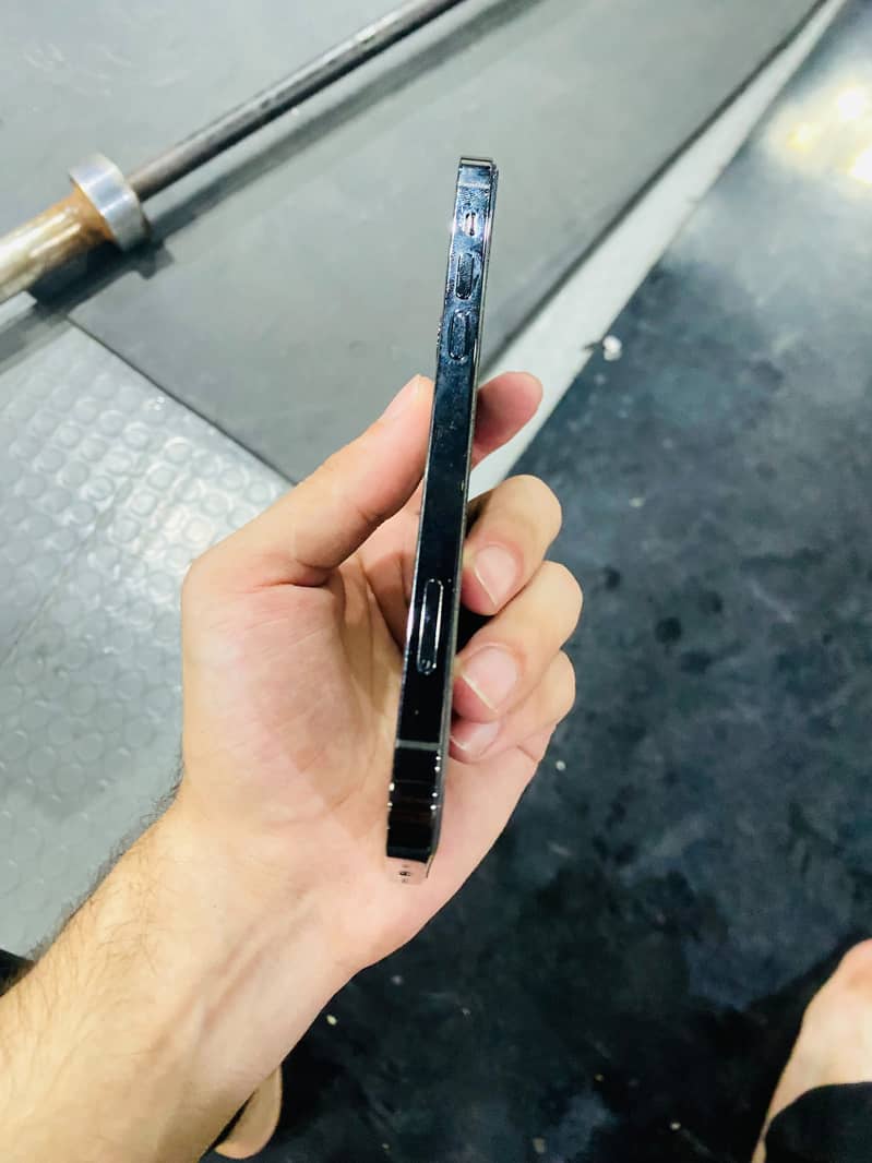 Apple iPhone 12 Pro 4