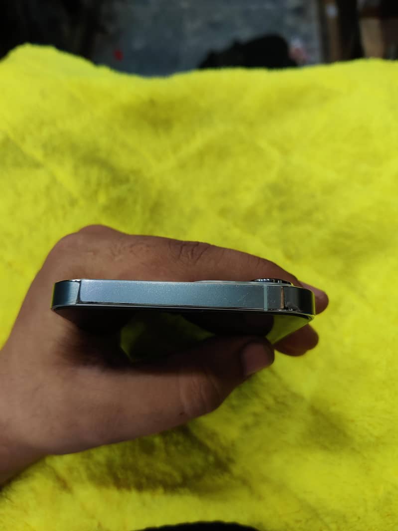 Apple iPhone 13 Pro Max 3