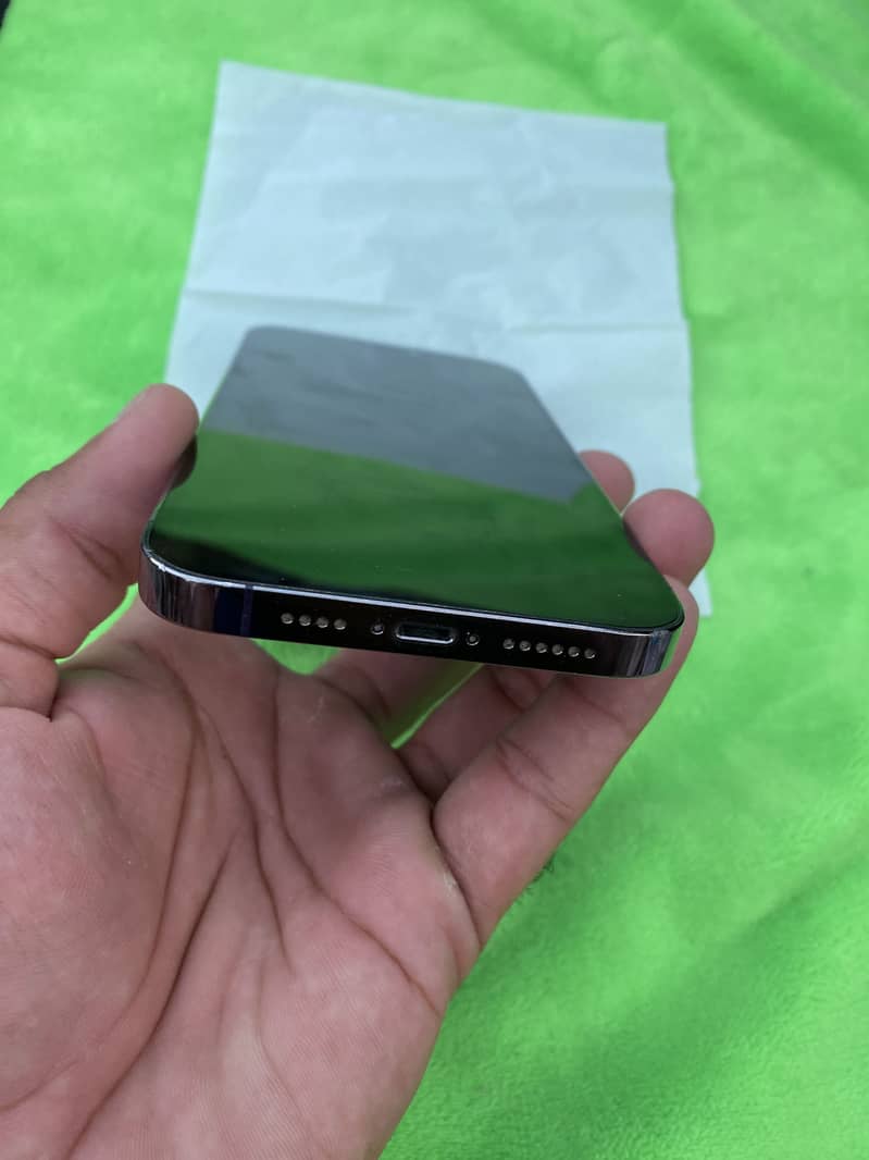 Apple iPhone 14 Pro Max 8