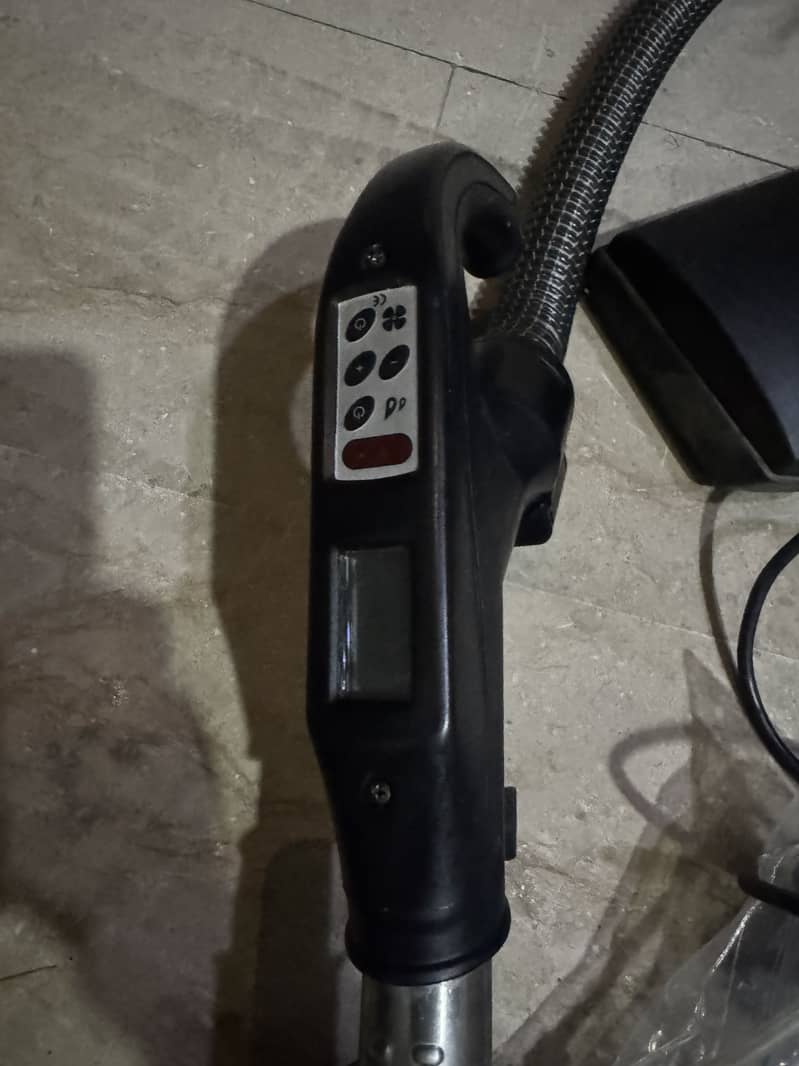 Vacuum cleaner & Roboclean 11