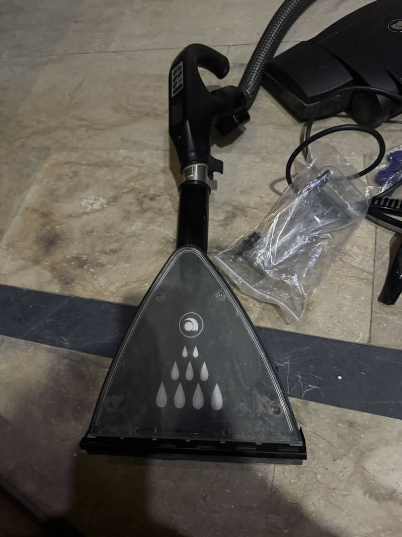 Vacuum cleaner & Roboclean 16