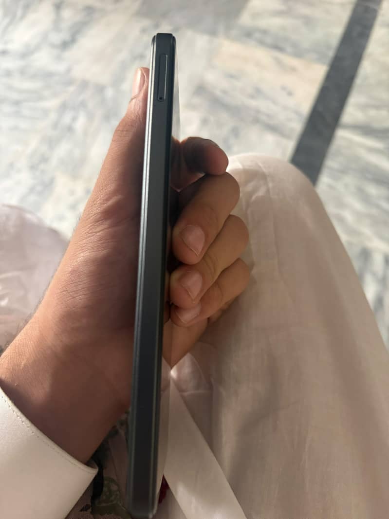 HMD Aura 2 6