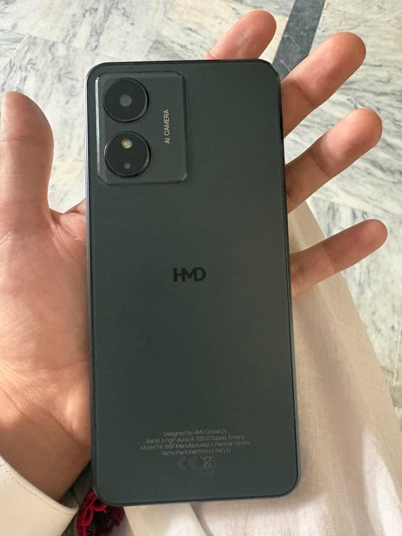HMD Aura 2 7