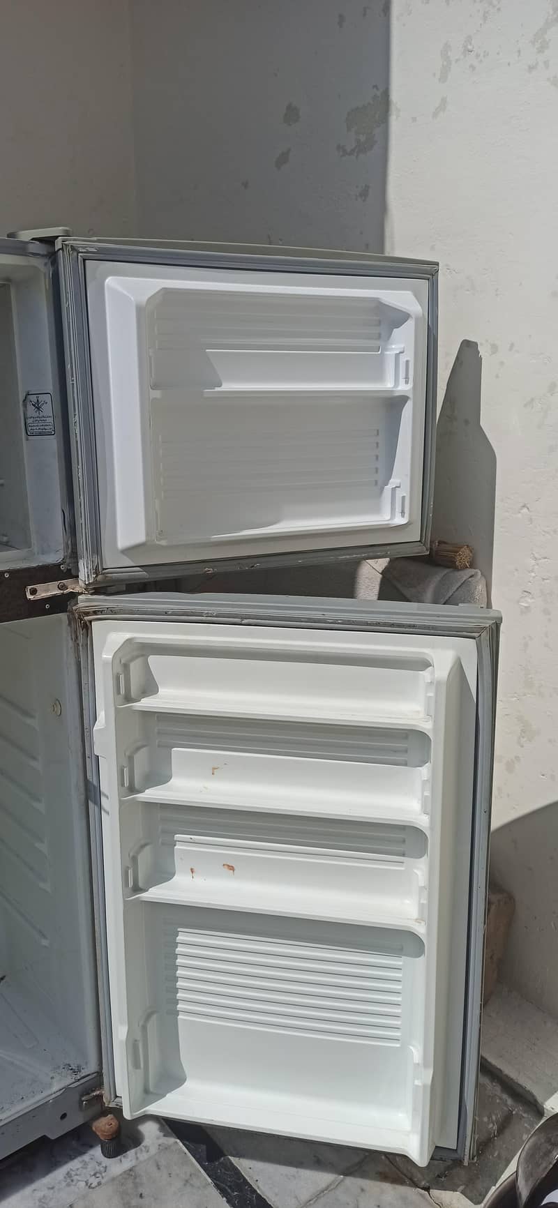 Dawlance Fridge with Stabilizer 1