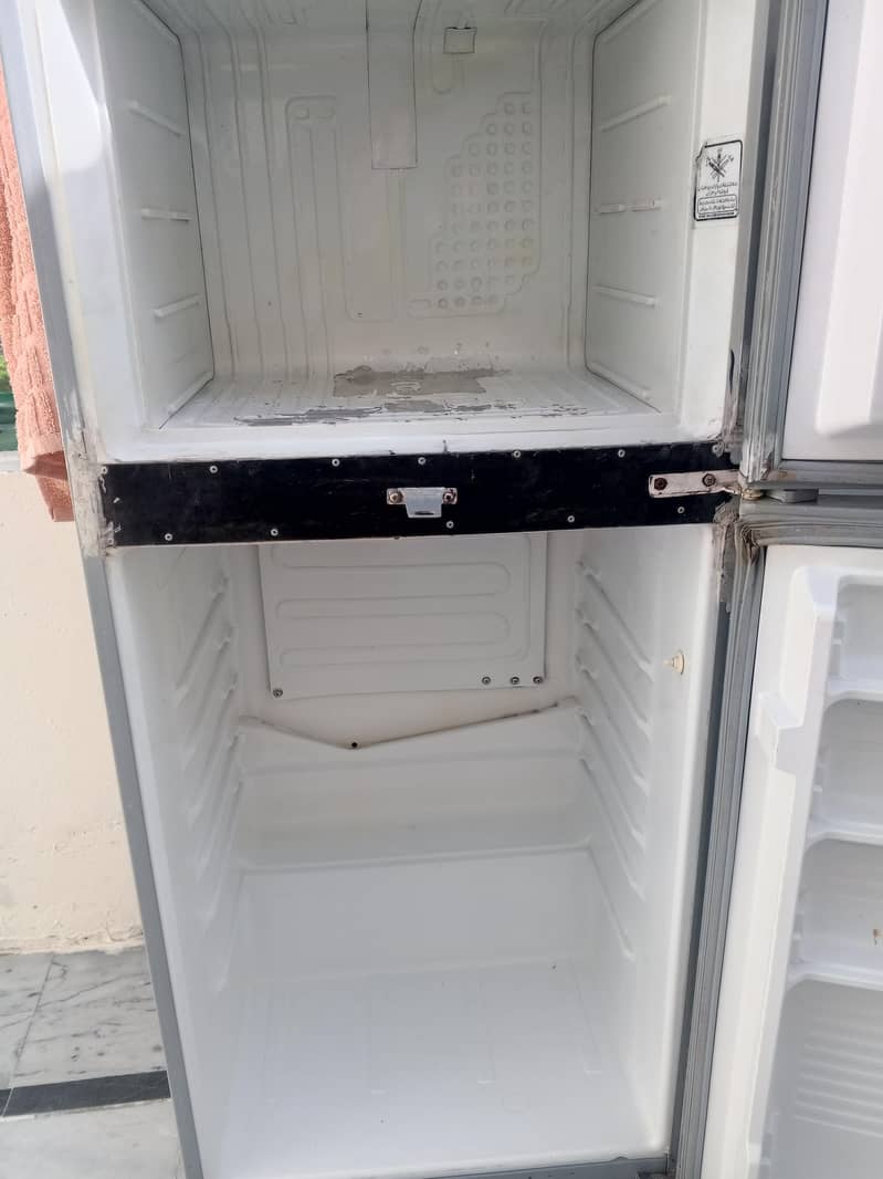 Dawlance Fridge with Stabilizer 6