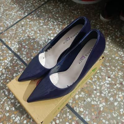 formal heals (lark & finch) 37'