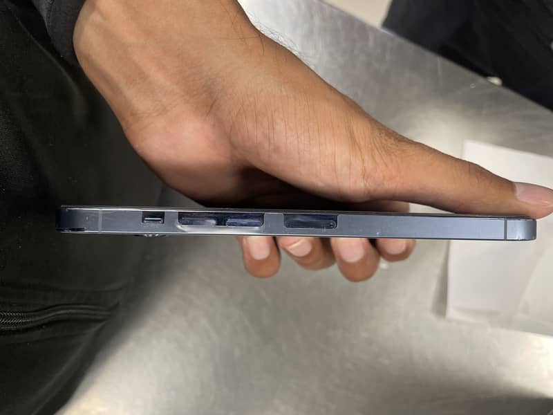 Apple iPhone 13 Pro Max 1