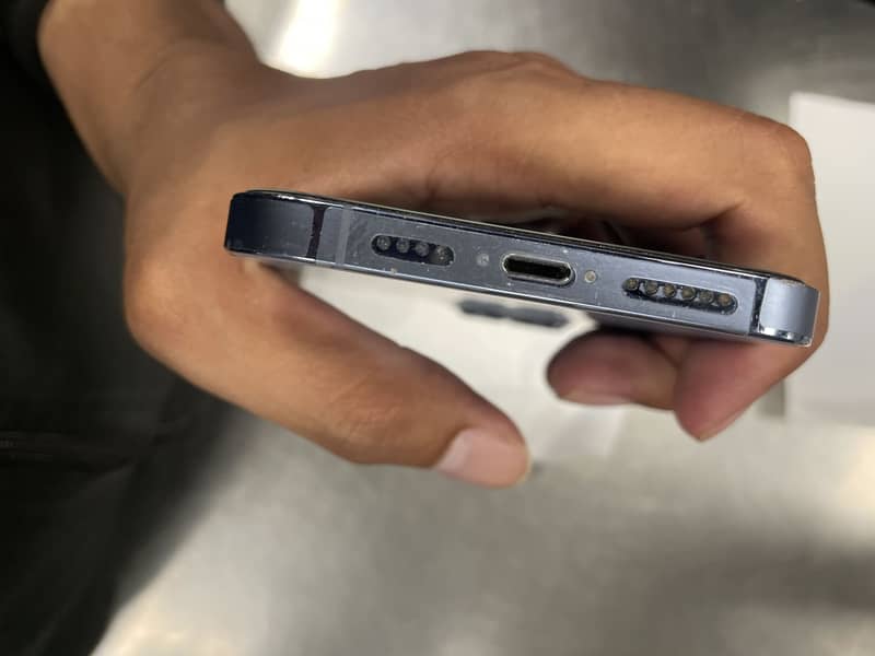Apple iPhone 13 Pro Max 4