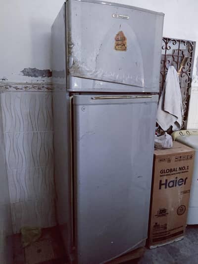 Dawlance fridge medium sized