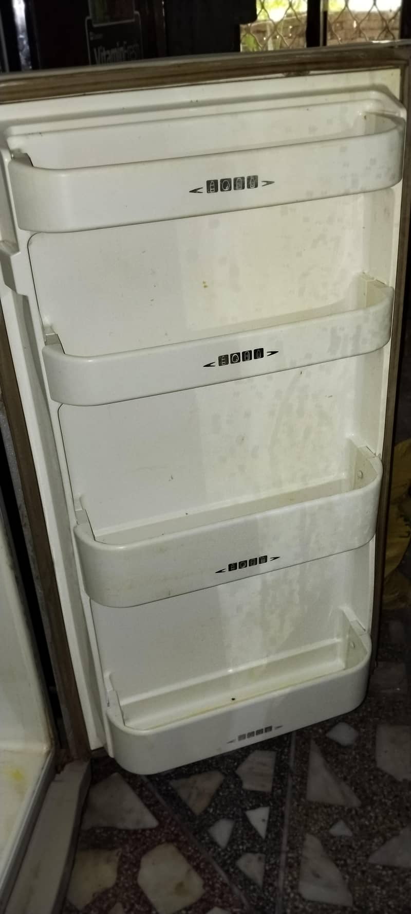 Dawlance fridge medium sized 2