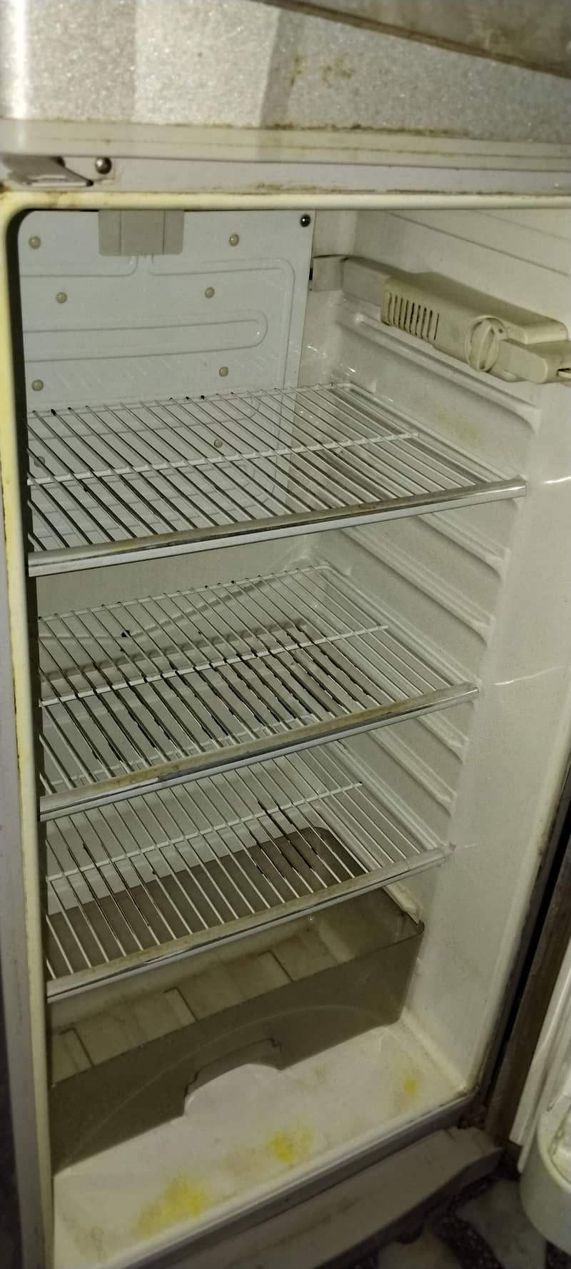 Dawlance fridge medium sized 4