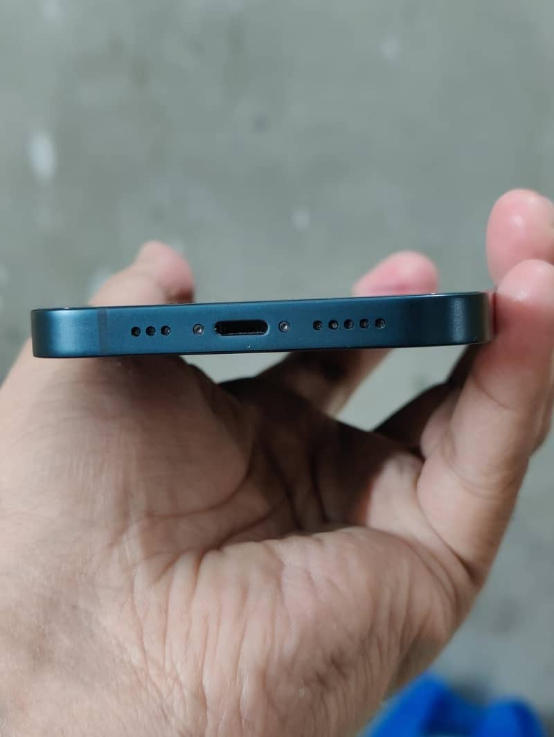 Apple iPhone 13 3