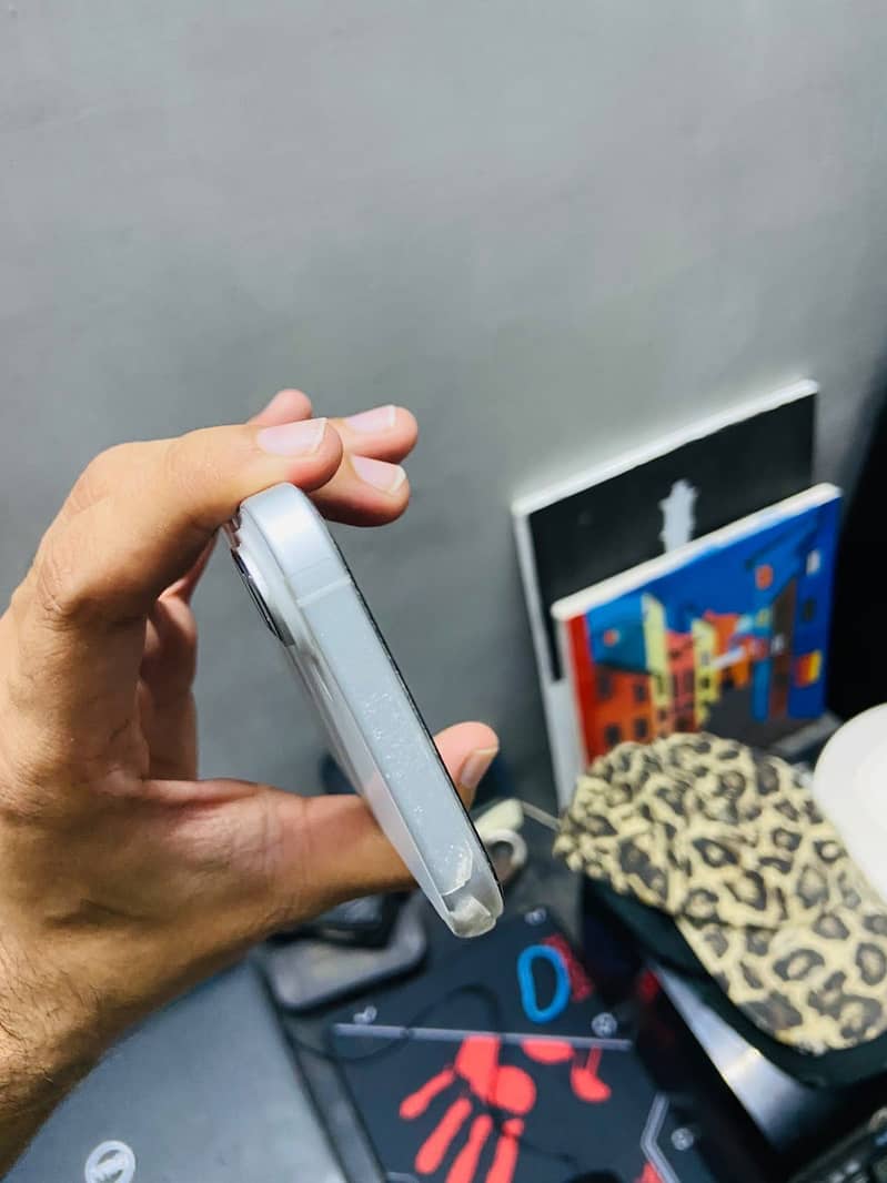 iPhone 16 1