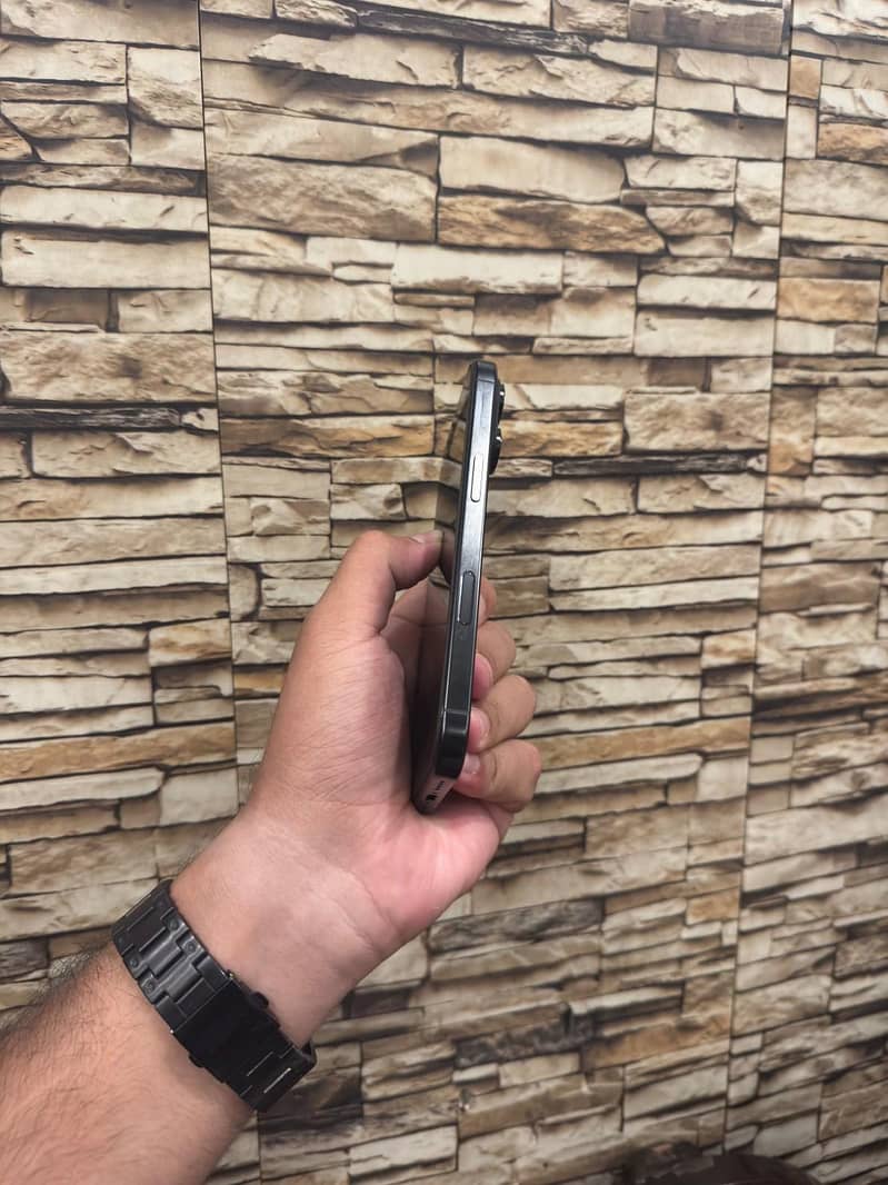 Apple iPhone 16 Pro 256 GB 5