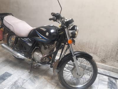 Moter Bike Exelent Condition and one hand used only.