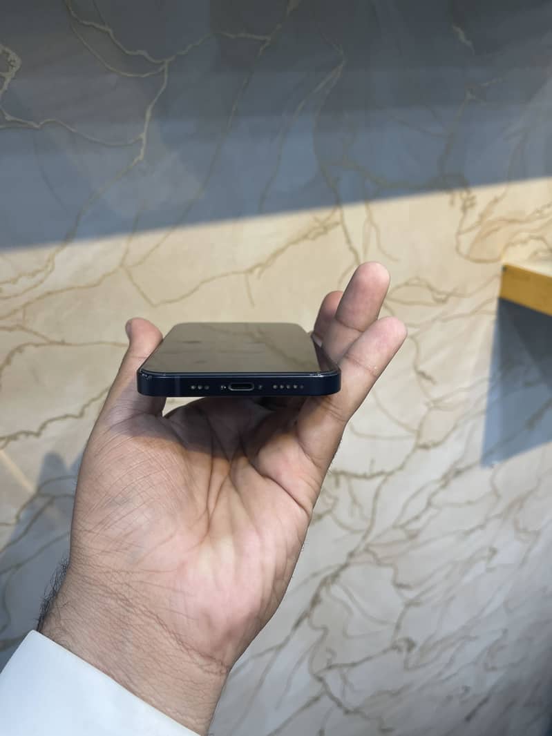Apple iPhone 12 5