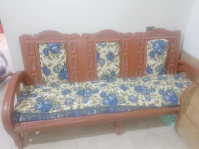 5 Seater Sofa Set in Good Condition - Urgent Sale