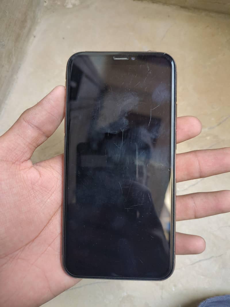 Apple iPhone XS 1