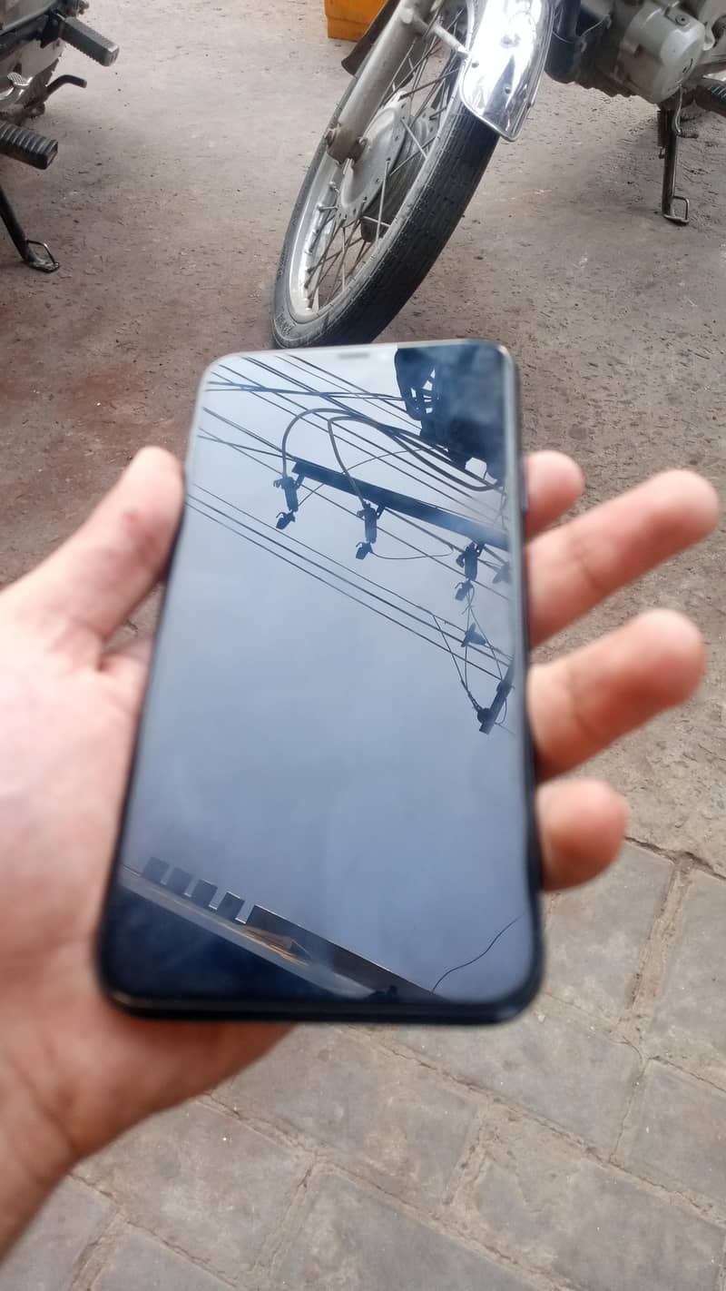 Apple iPhone 11 Pro Max 0