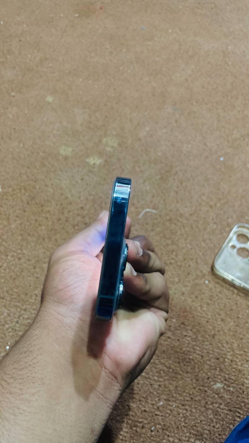 Apple iPhone 13 Pro 3
