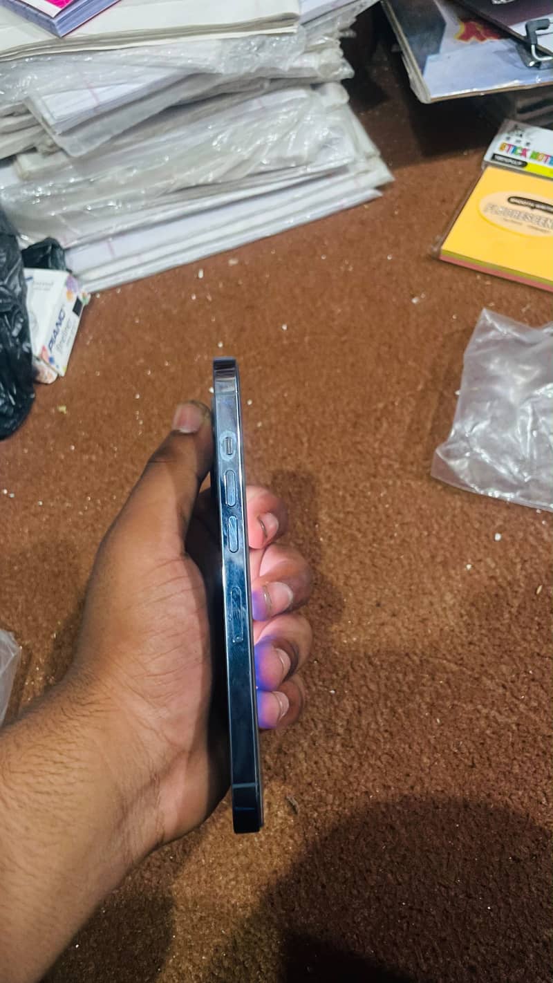Apple iPhone 13 Pro 4